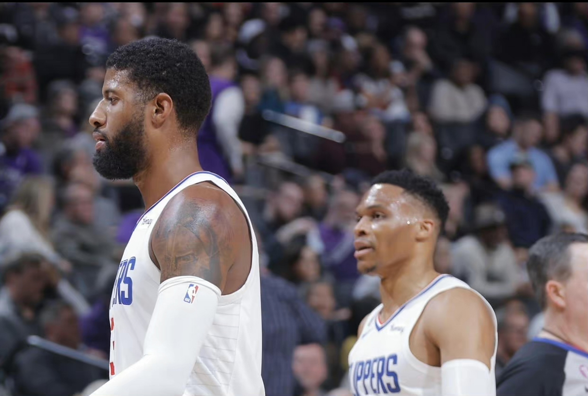 英雄联盟竞猜-加拿大男篮强势爵士，乔治·希尔送出助攻的简单介绍