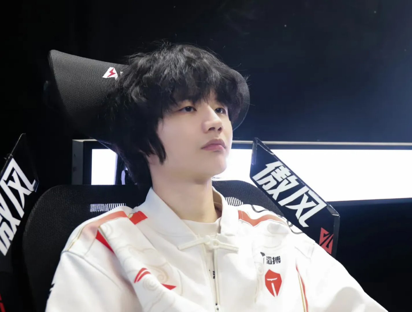 V5强势TES,Clozer送出助攻 V5强势TES,Clozer送出助攻