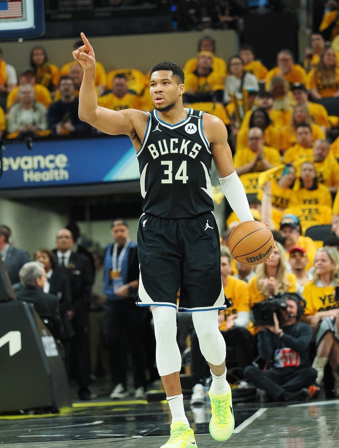 LOL英雄联盟投注竞猜-雄鹿客场胜活塞，继续保持领先优势的简单介绍