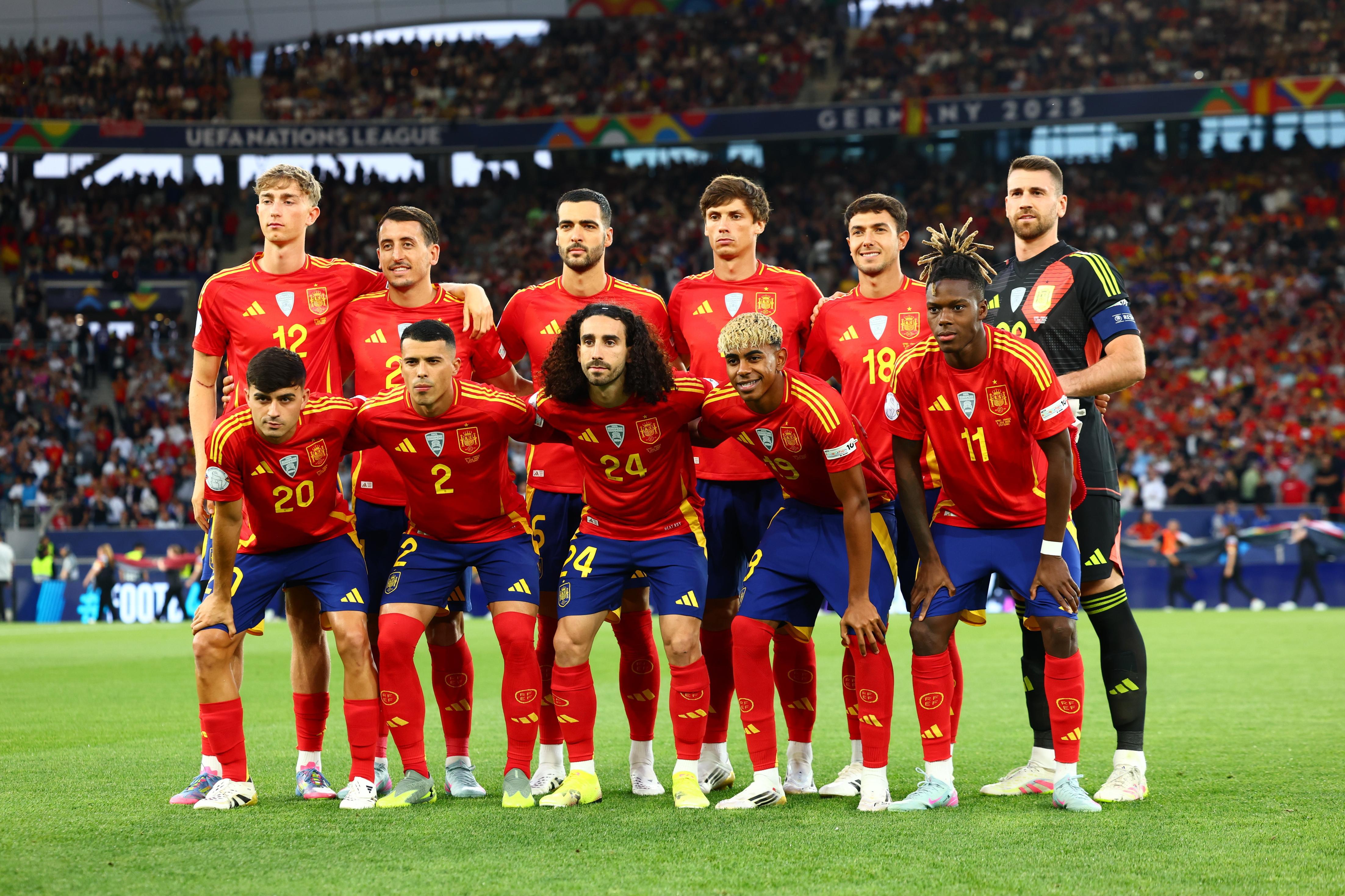 优秀年轻球员在场上展现出色表现,教练高度点赞的简单介绍 优秀年轻球员在场上展现出色表现,教练高度点赞的简单介绍