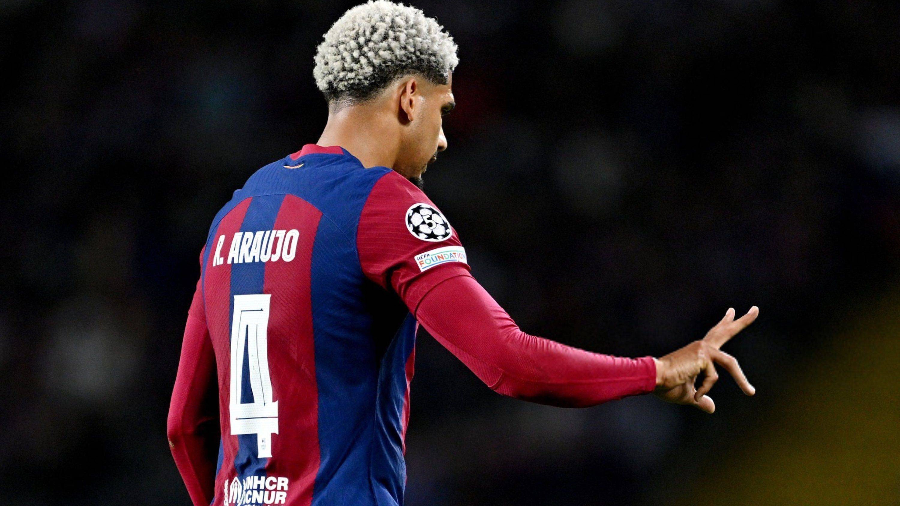 巴萨主力后卫领红牌，球队战力大减的简单介绍