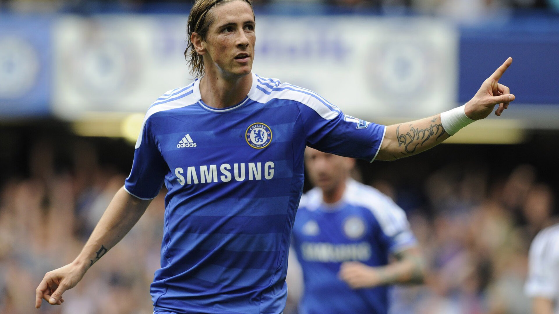 LOL电竞动态-当非洲雄狮遇上枫叶军团，莱万火热状态能否主宰喀麦隆与加拿大的命运之战？