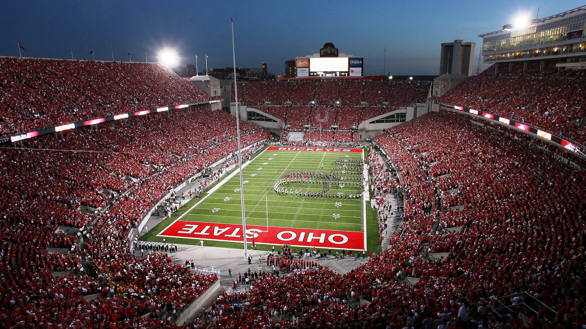 当非洲雄狮遇上枫叶军团，莱万火热状态能否主宰喀麦隆与加拿大的命运之战？