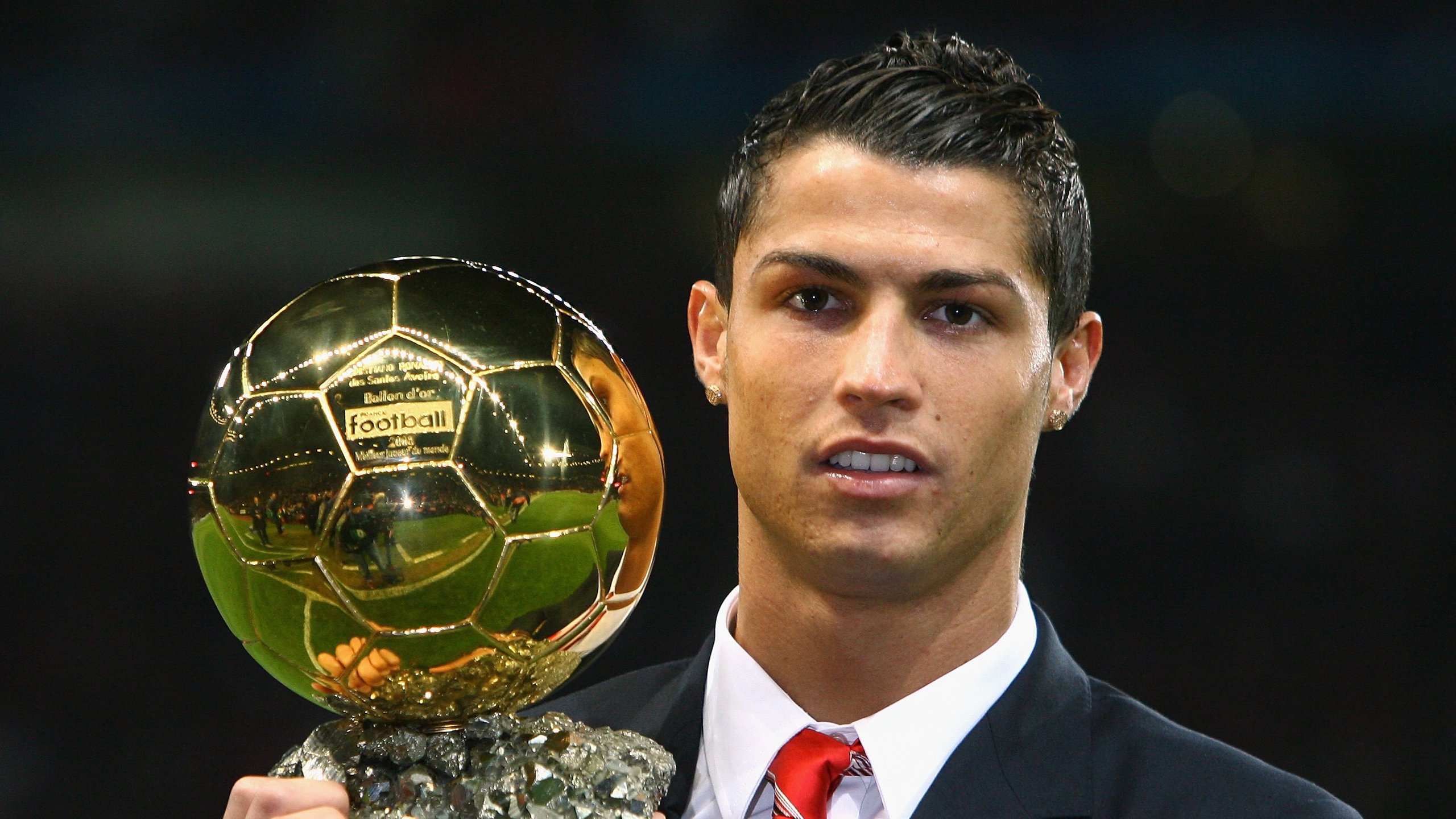 LOL英雄联盟赛事指南-欧冠决赛之夜，奥利维耶进攻端无人可挡，铸就传奇时刻