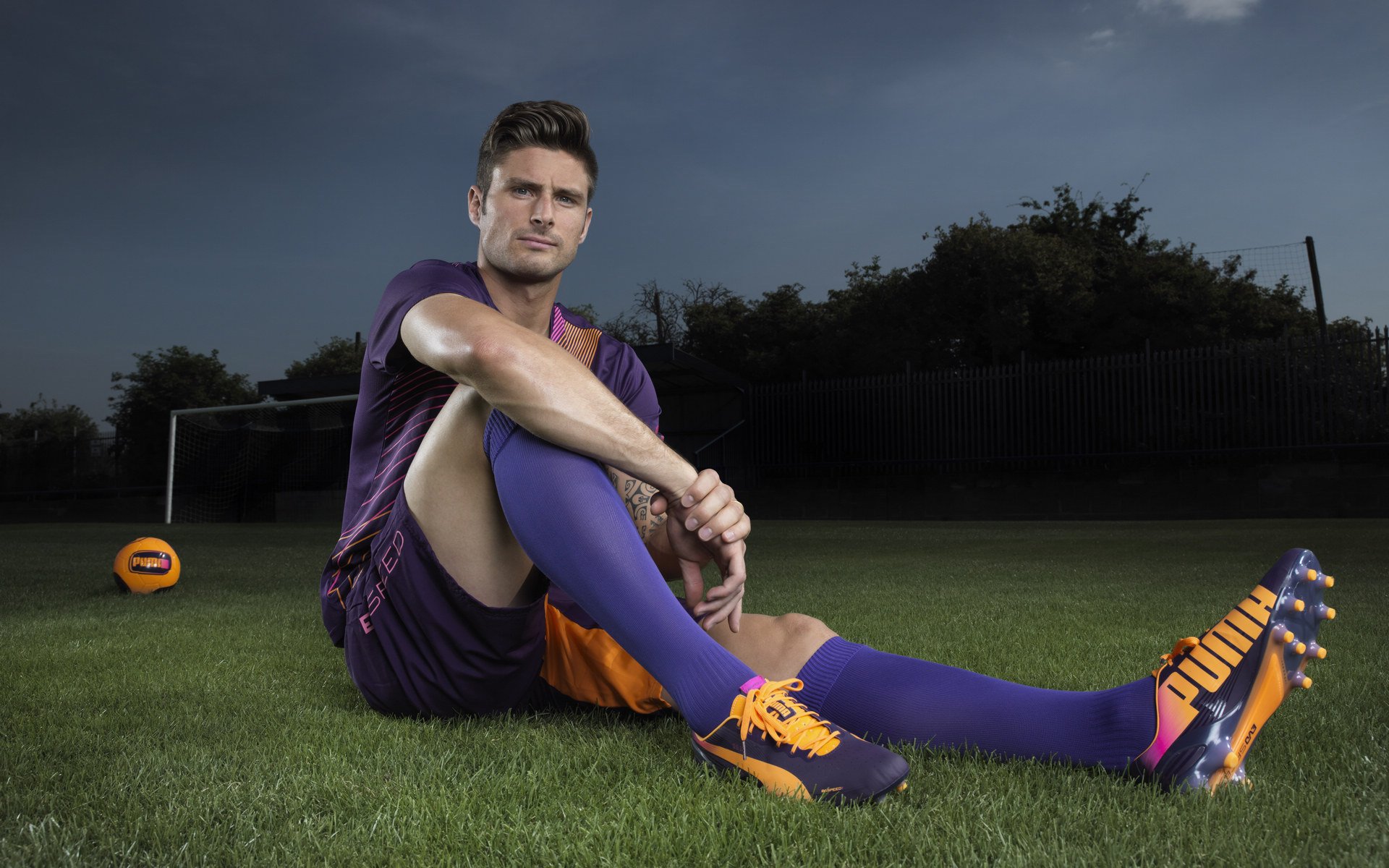 铁壁与利刃，富安健洋的压制艺术与巴拉圭决胜局如何诠释现代足球的胜负哲学