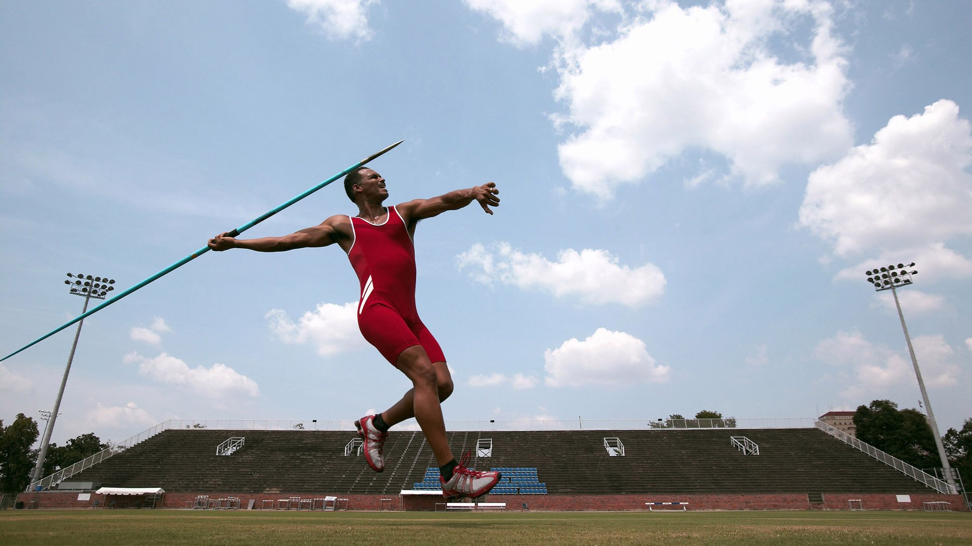 李梓嘉独木成林,印尼队完胜泰国背后的团队与领袖辩证法